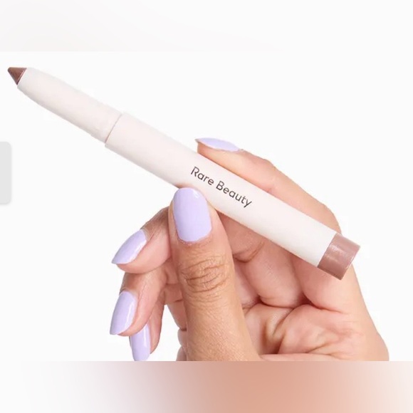 💗 Rare Beauty Eyeshadow Stick in Contentment (Rose Taupe) - Picture 2 of 6